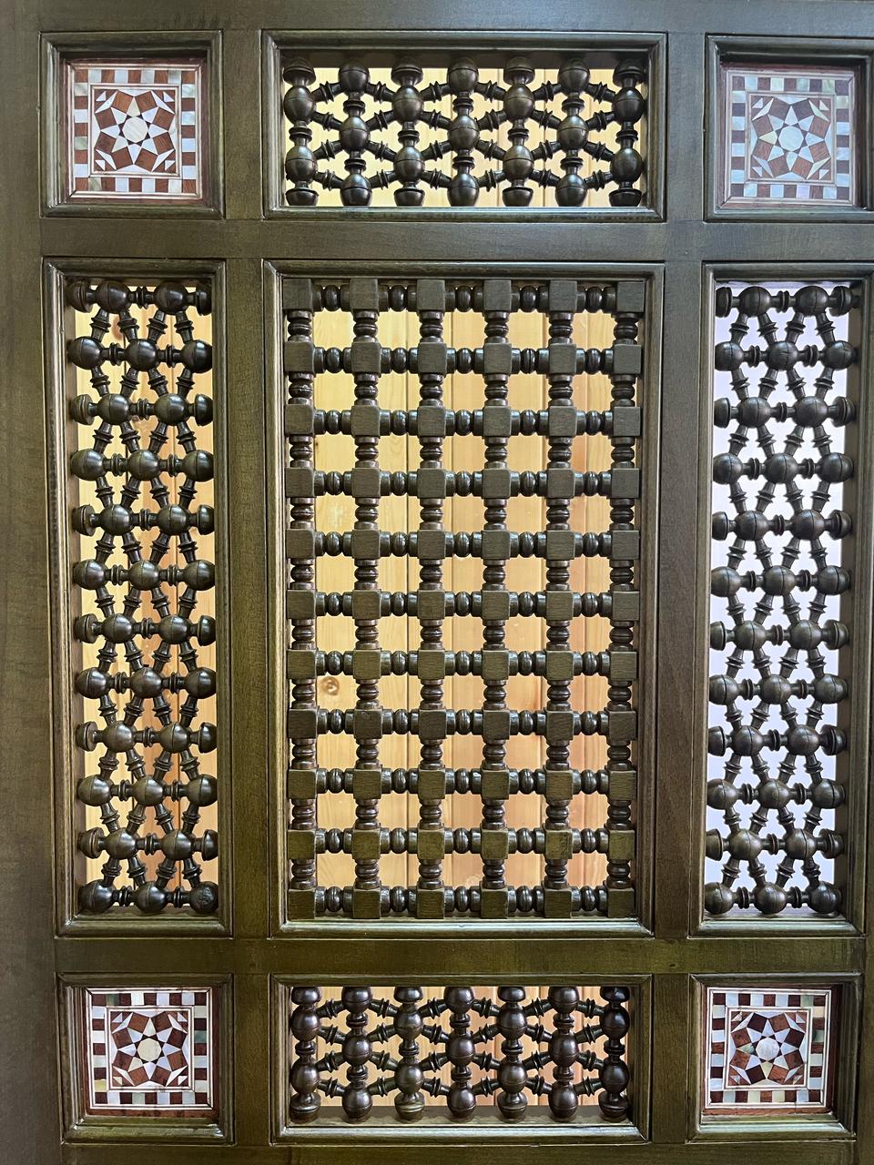 Mediterranean Style Handmade Arabesque Accordion Door